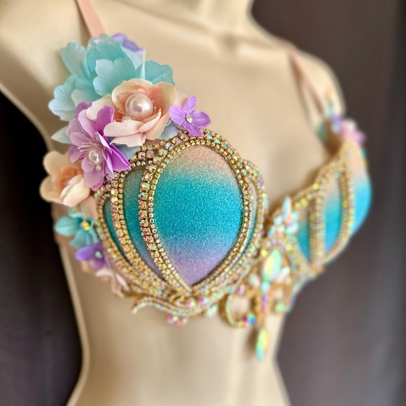 36B/34C ready to ship. Lavender, sky blue, blush mermaid top. - Picture 3 of 7